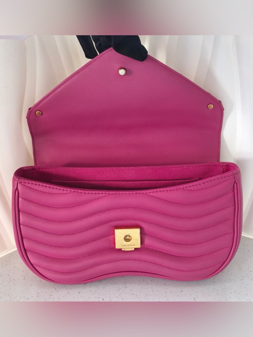 Louis Vuitton New Wave Chain bag MM Hot Pink Quilted Shoulder Bag - Picture 12 of 14